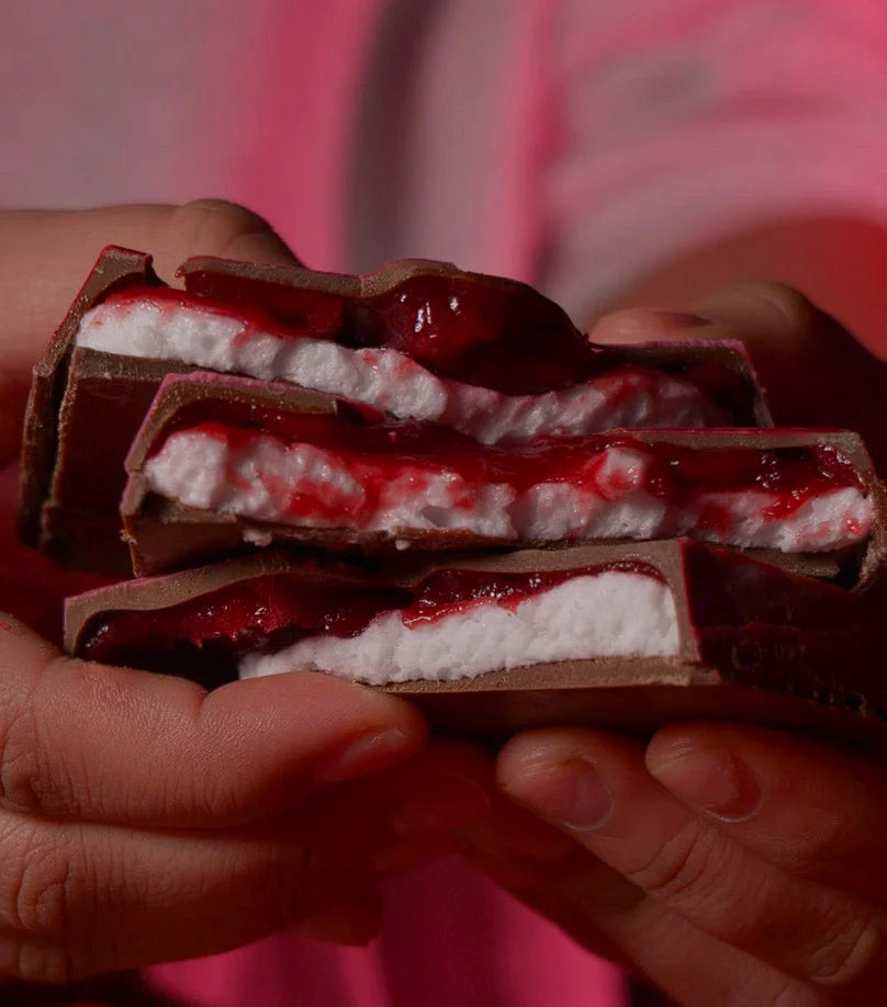 Tableta de Chocolate Rellena de Frambuesa y Malvavisco